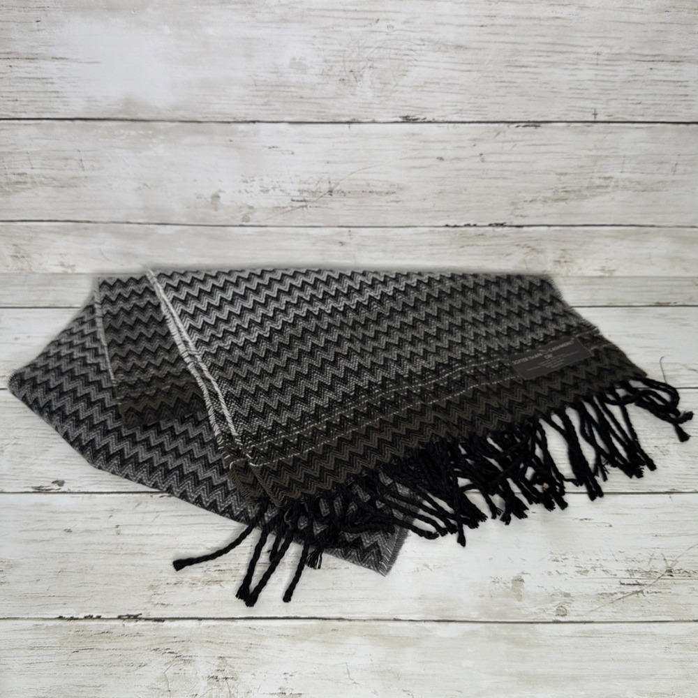 D&Y Softer Than Cashmere Gray Black Zig Zag Chevron Fringed Winter Scarf Wrap